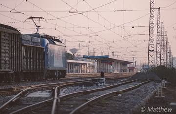 380471