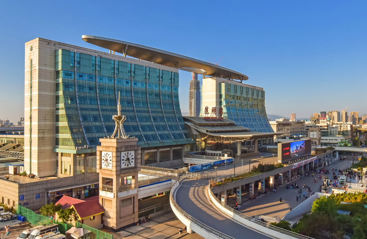 早晨昆明南火车站