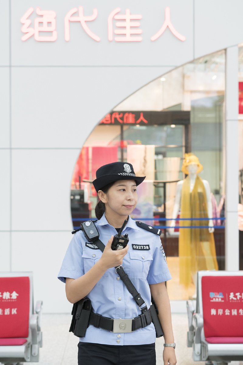 滨城铁警花大连北车站派出所女子警务队