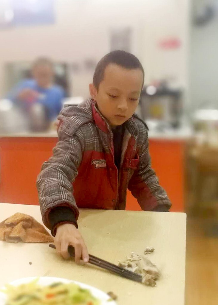 动作敏捷快速,而且清理得相当干净。