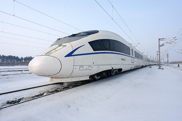 《雪地CRHB型车》