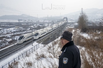 《雪国快车》