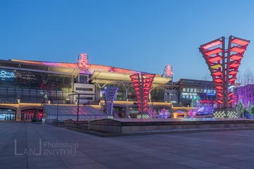 《长春站夜景》