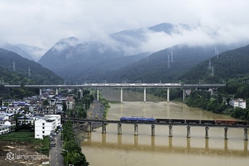 《天堑变通途》