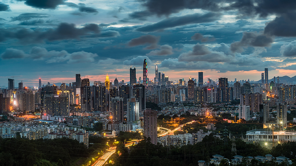 深圳风光爬楼城市     打开微信,使用"扫一扫"即可将网页分享之朋友圈