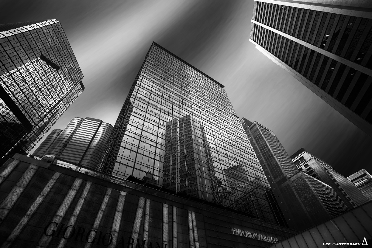 大学期间曾学习过手绘建筑黑白表现图,学习对象是我国建筑大师彭一刚