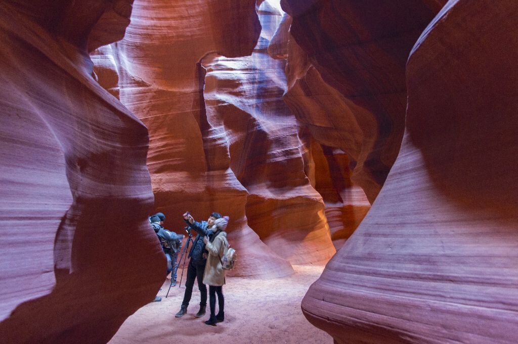 亚利桑那州位于Page市东南角的上领养谷（Upper Antelope Canyon）