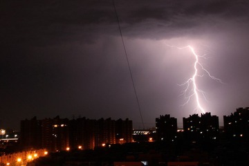 lightning02.jpg
