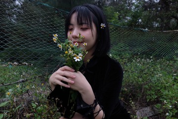 001