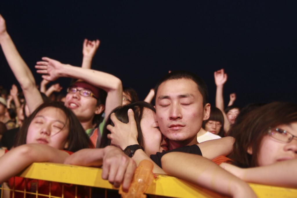 ·2009  草莓音乐节声音碎片演出时听哭的观众 摄影高鹏