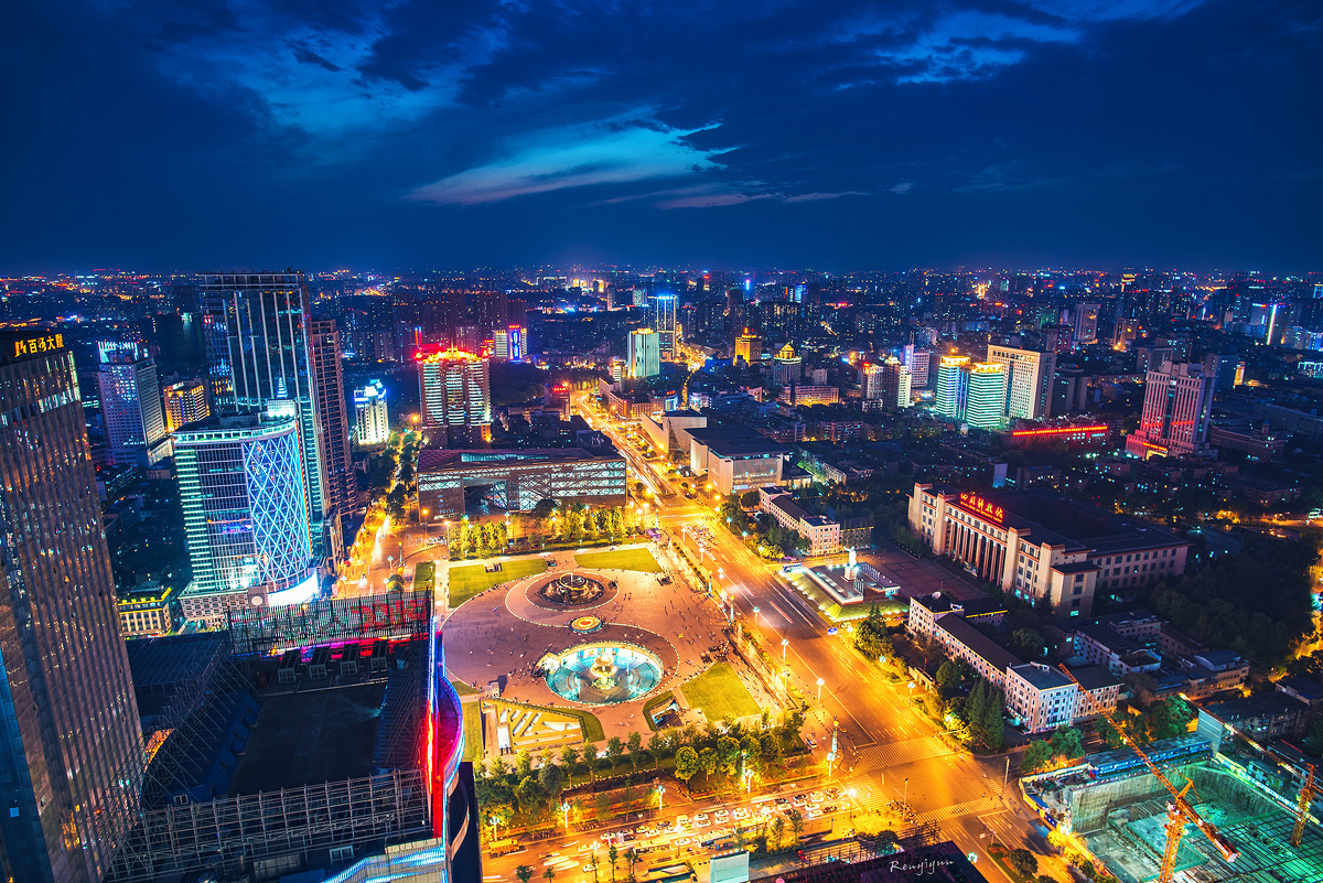 成都茂业天地夜景