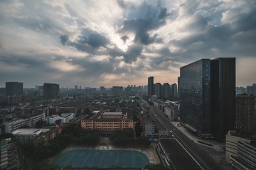炸裂的天空