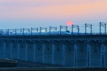 745054