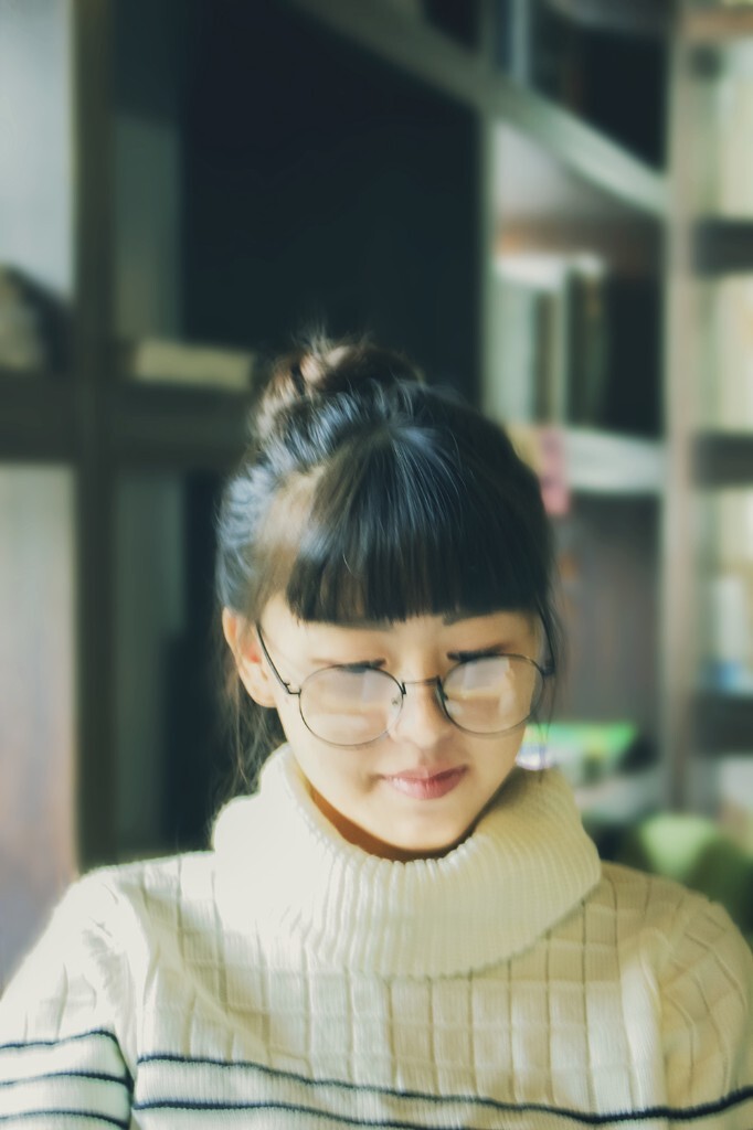  <br />
 <br />
当一切都开始静下来的时候  <br />
静的可以让我听到平和安静的心跳  <br />
静的象云  <br />
静的象空气  <br />
静的我开始渐渐的适应