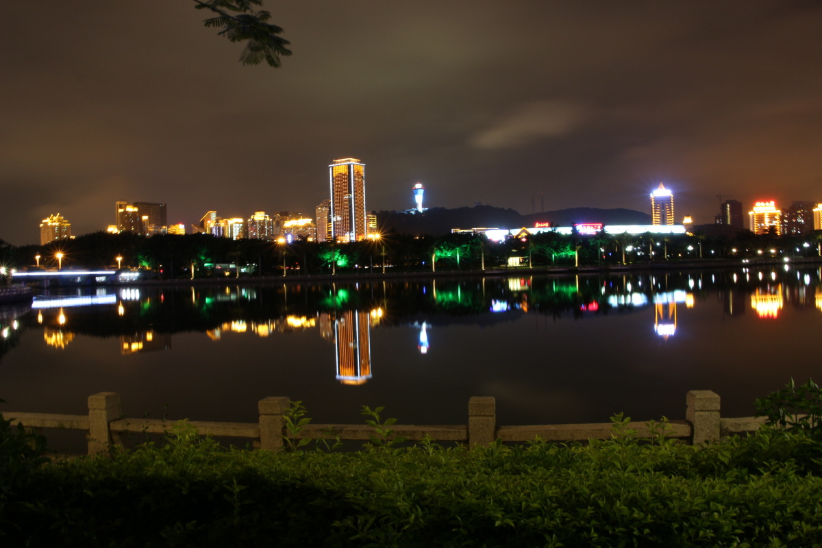 早晨 夜晚 白鹭洲