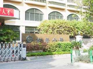 R0019715