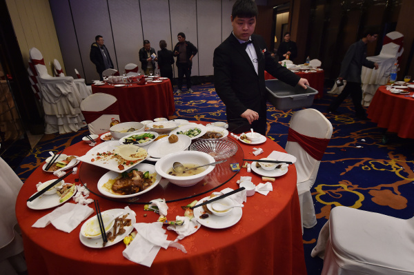 年夜饭酒店厨房像打仗,厨师20年没回家过除夕