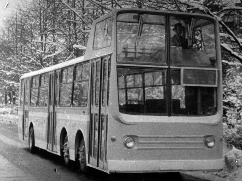 司机在二楼的公交车苏军士兵在阿富汗靠近中国边境的小城赤塔莫斯科