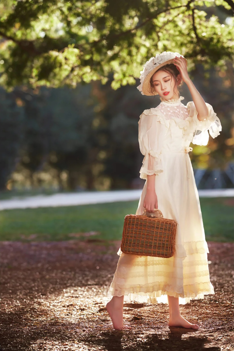 复古风十足的外景法式写真美资.