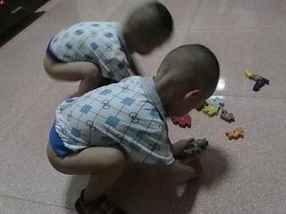 402473