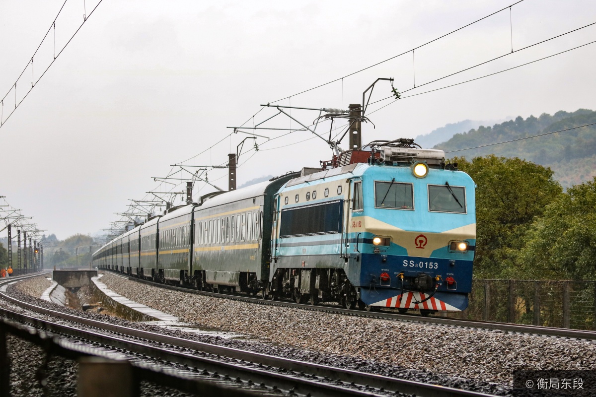 军田站客车z99次接近