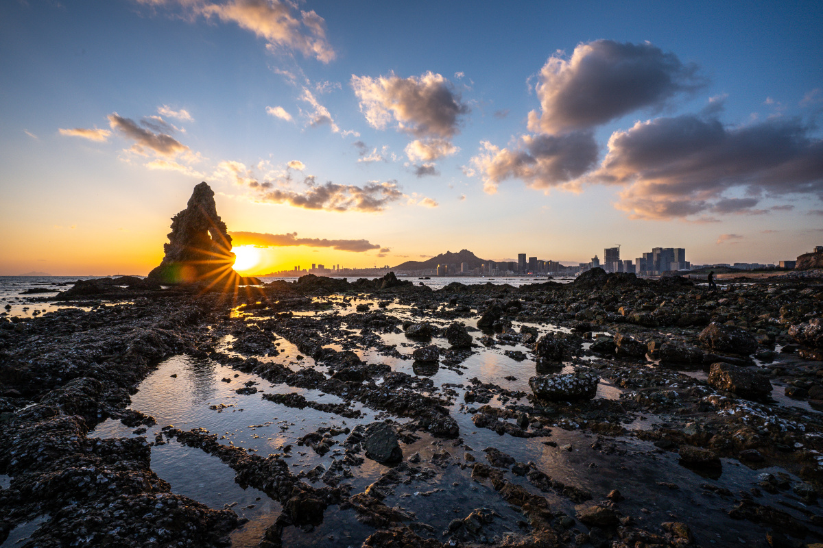青岛石老人沙滩