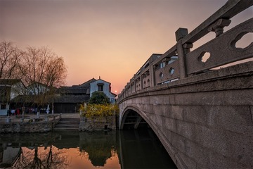 小桥 流水 落日 黄花