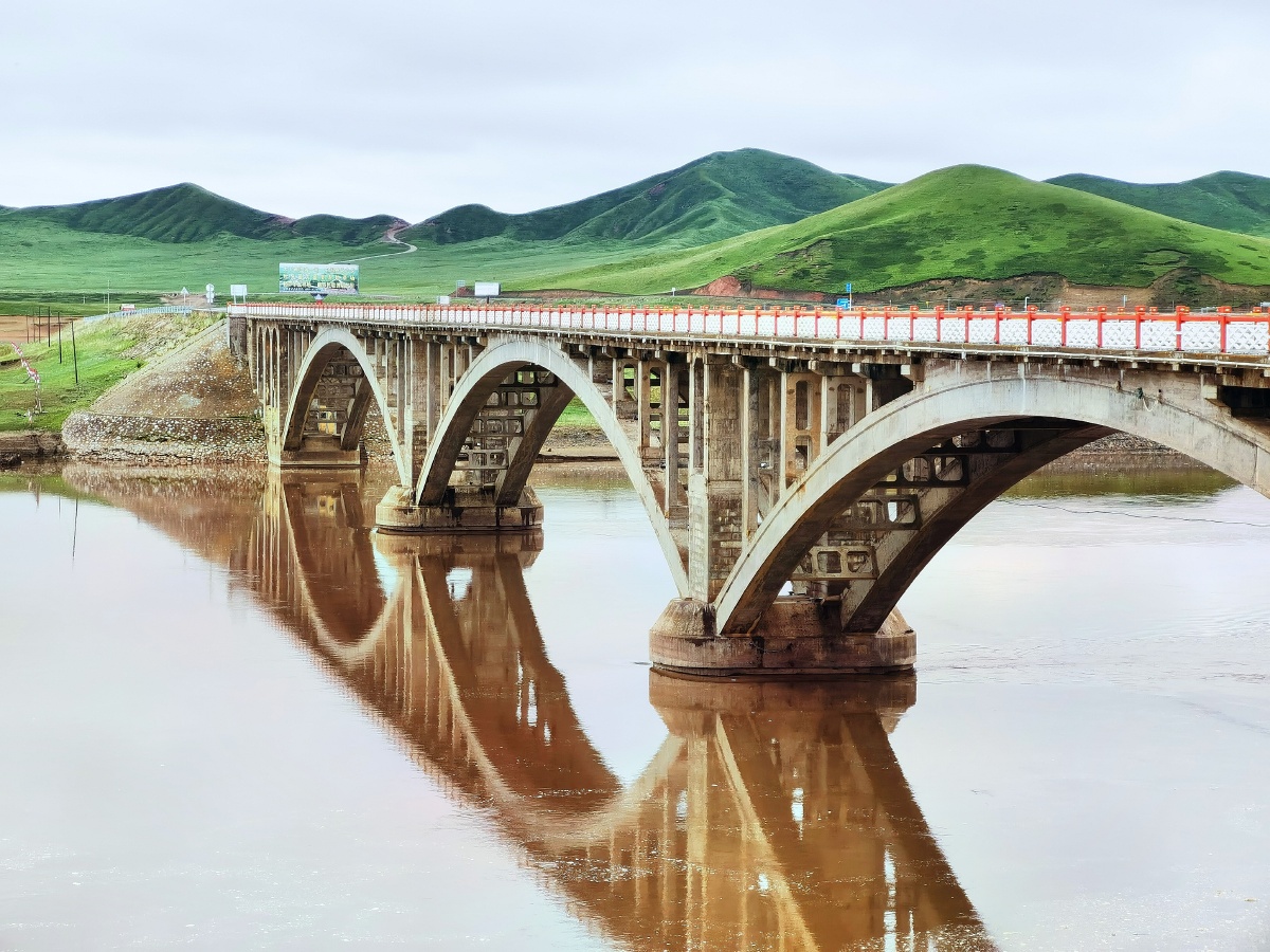 黄河第一湾•玛曲黄河大桥