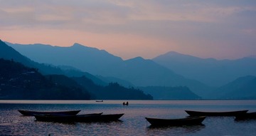 费瓦湖全景图.jpg