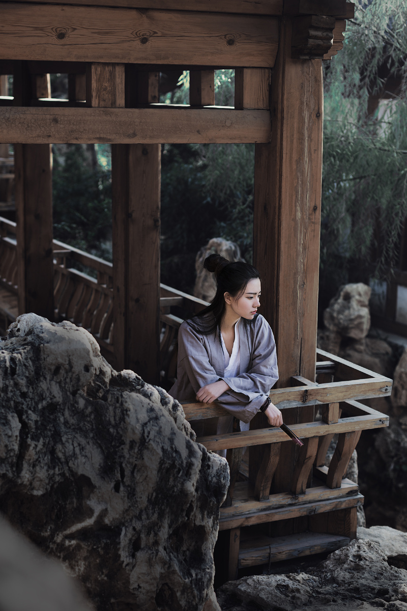 放下拂尘的李莫愁