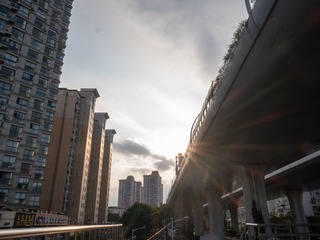 985321