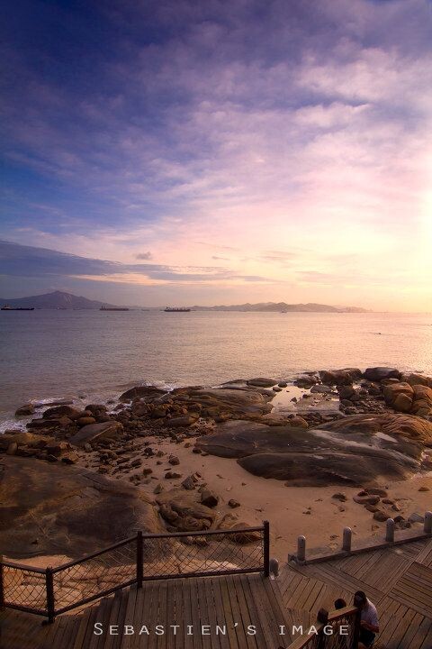 厦门。海滨。日落<br />
