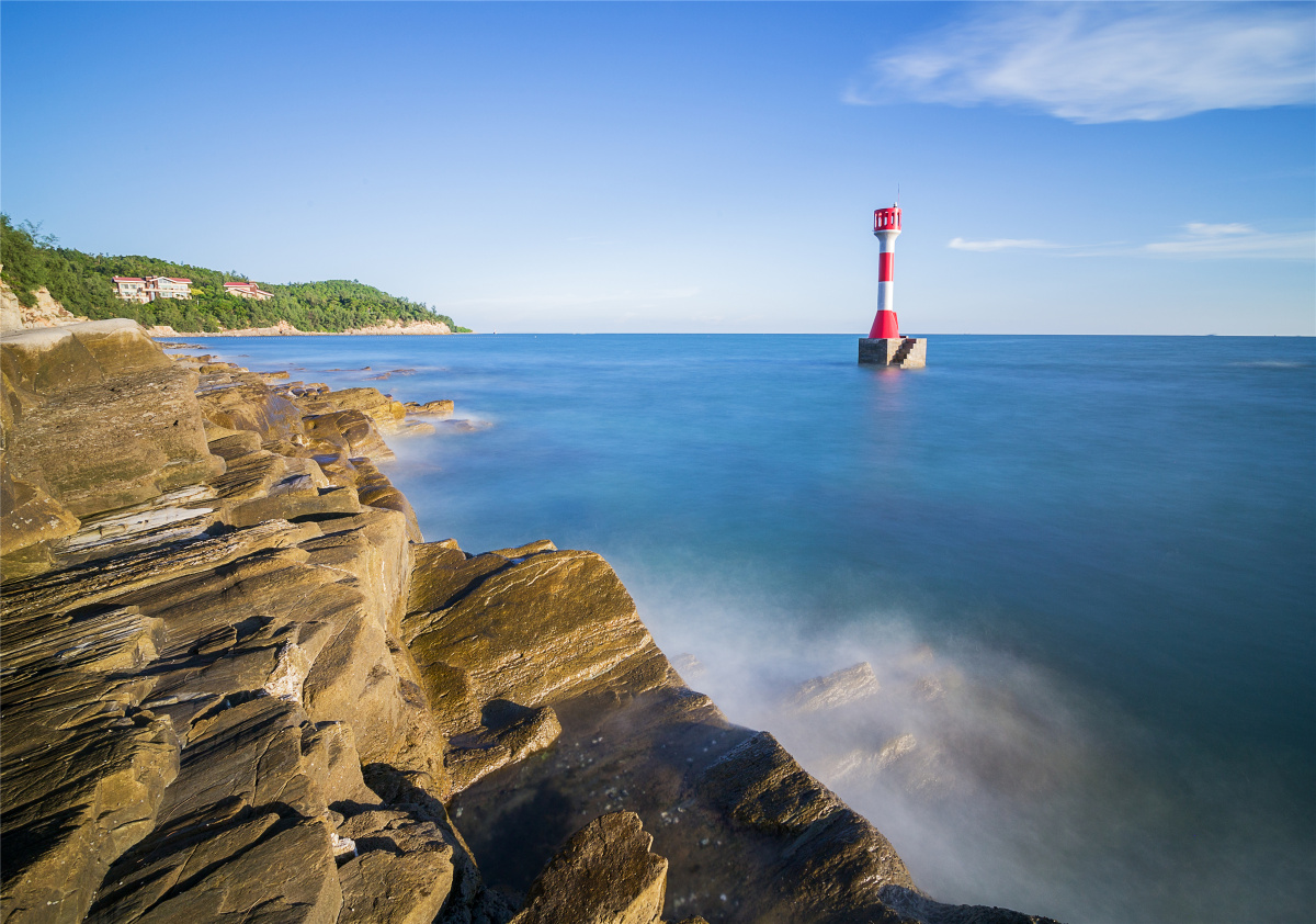 隔海相望-冠岭灯桩