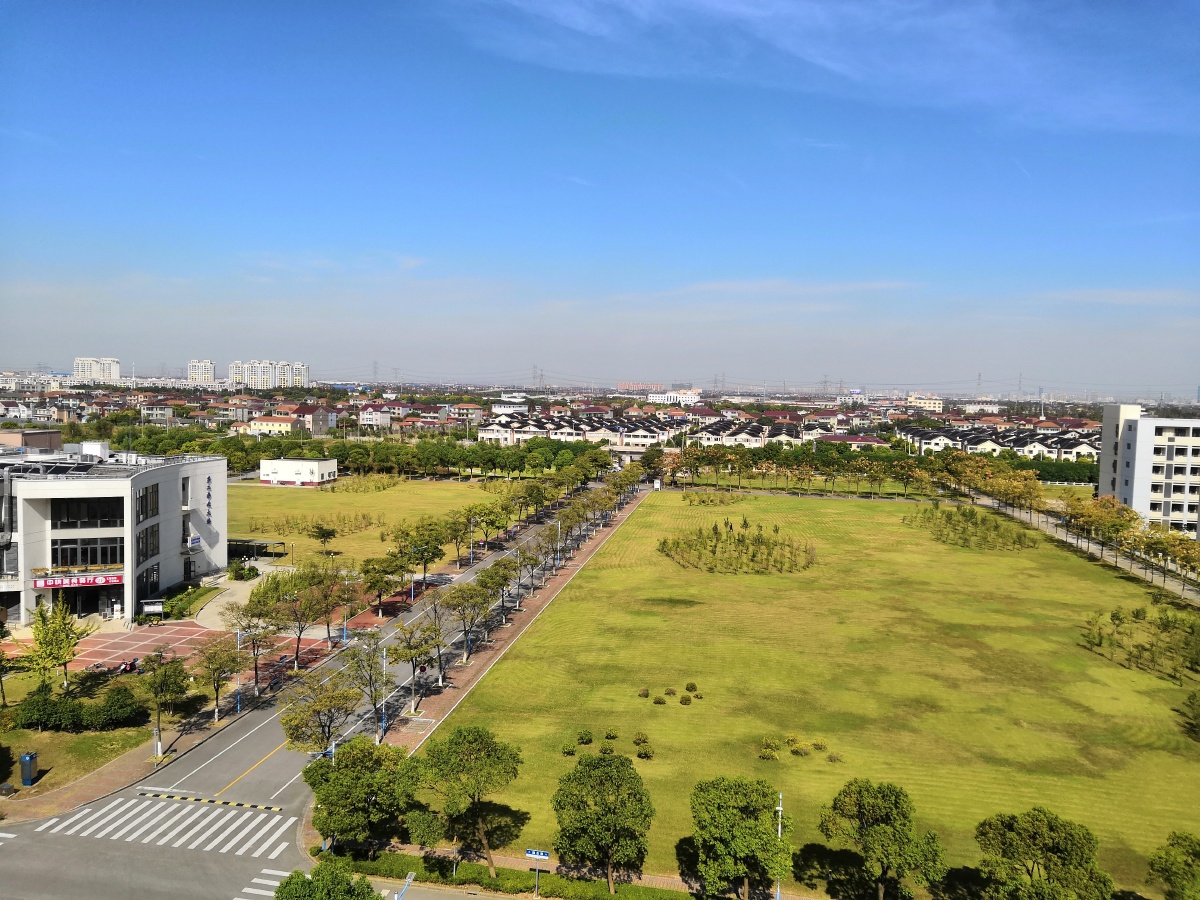 我的校园记忆取景华东理工大学奉贤校区时间2018