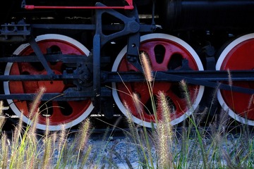 99570