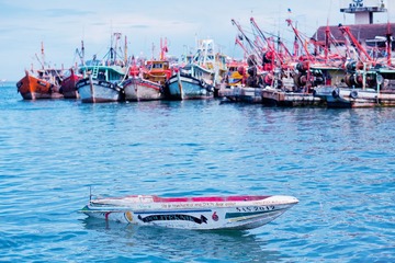 小船悠悠.jpg