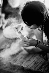 生火的男孩2.jpg