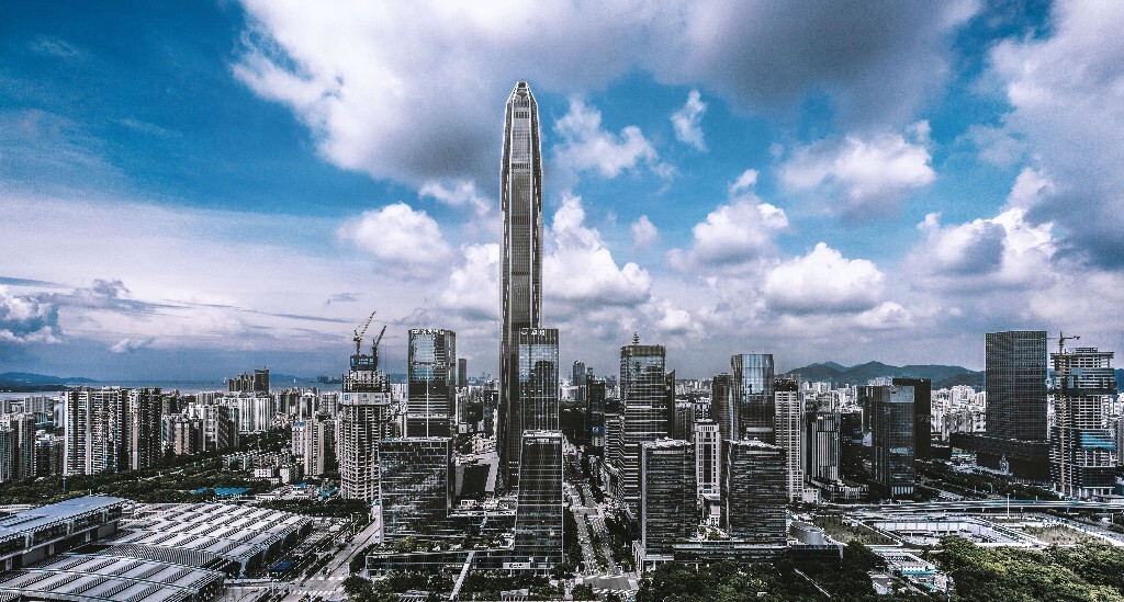 于深圳