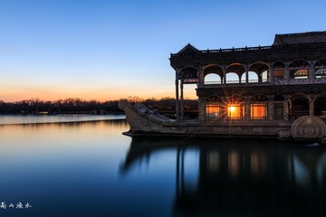 三九•石舫夜景