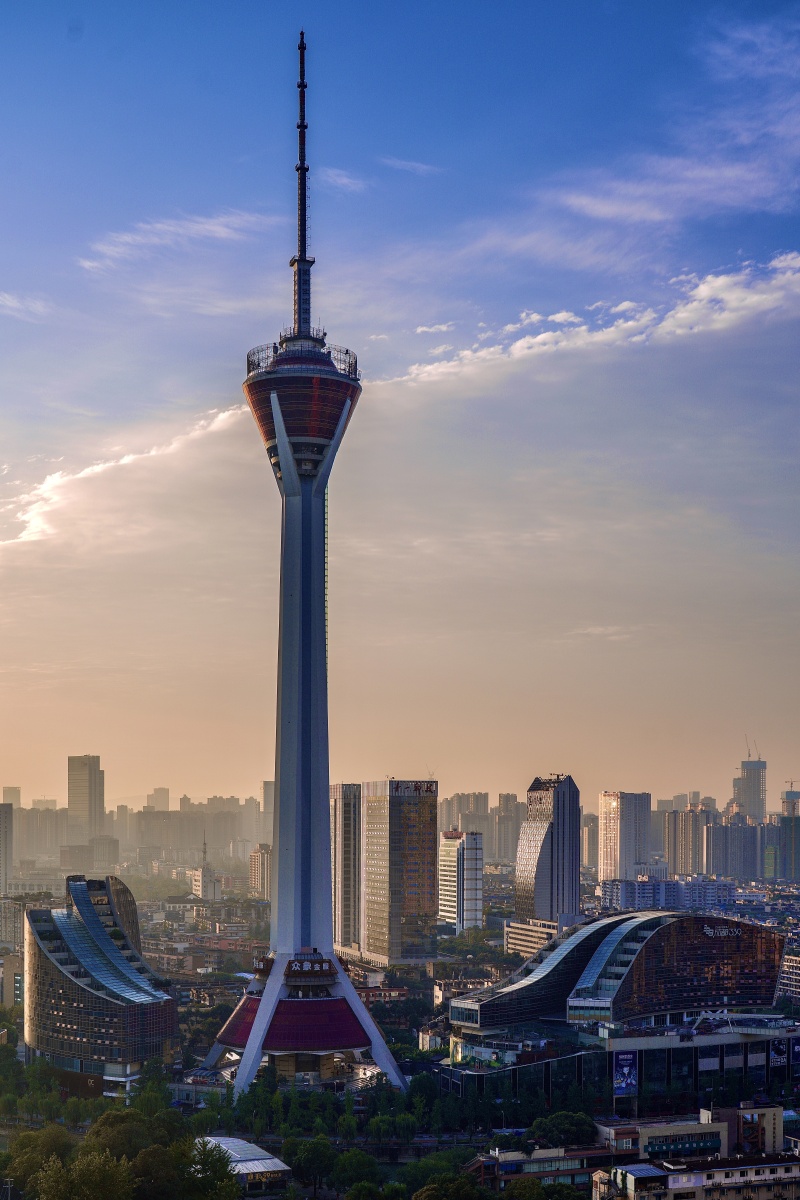 成都电视塔朝霞建筑