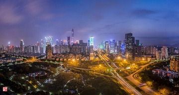 华灯初上