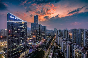 华灯初上