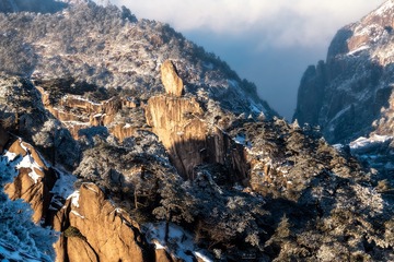 奇峰飞渡
