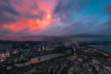 半天瑟瑟半天红