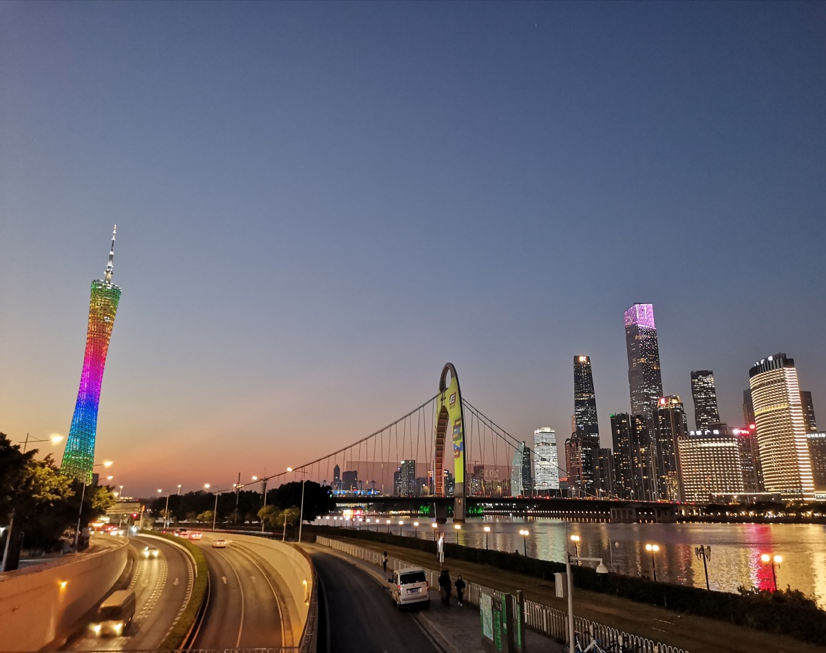 华灯初上广州入冬了你到家了吗