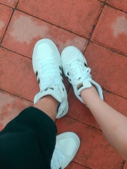 305905