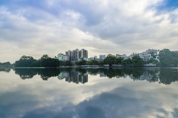 974327