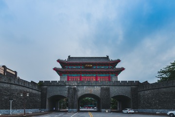 974335