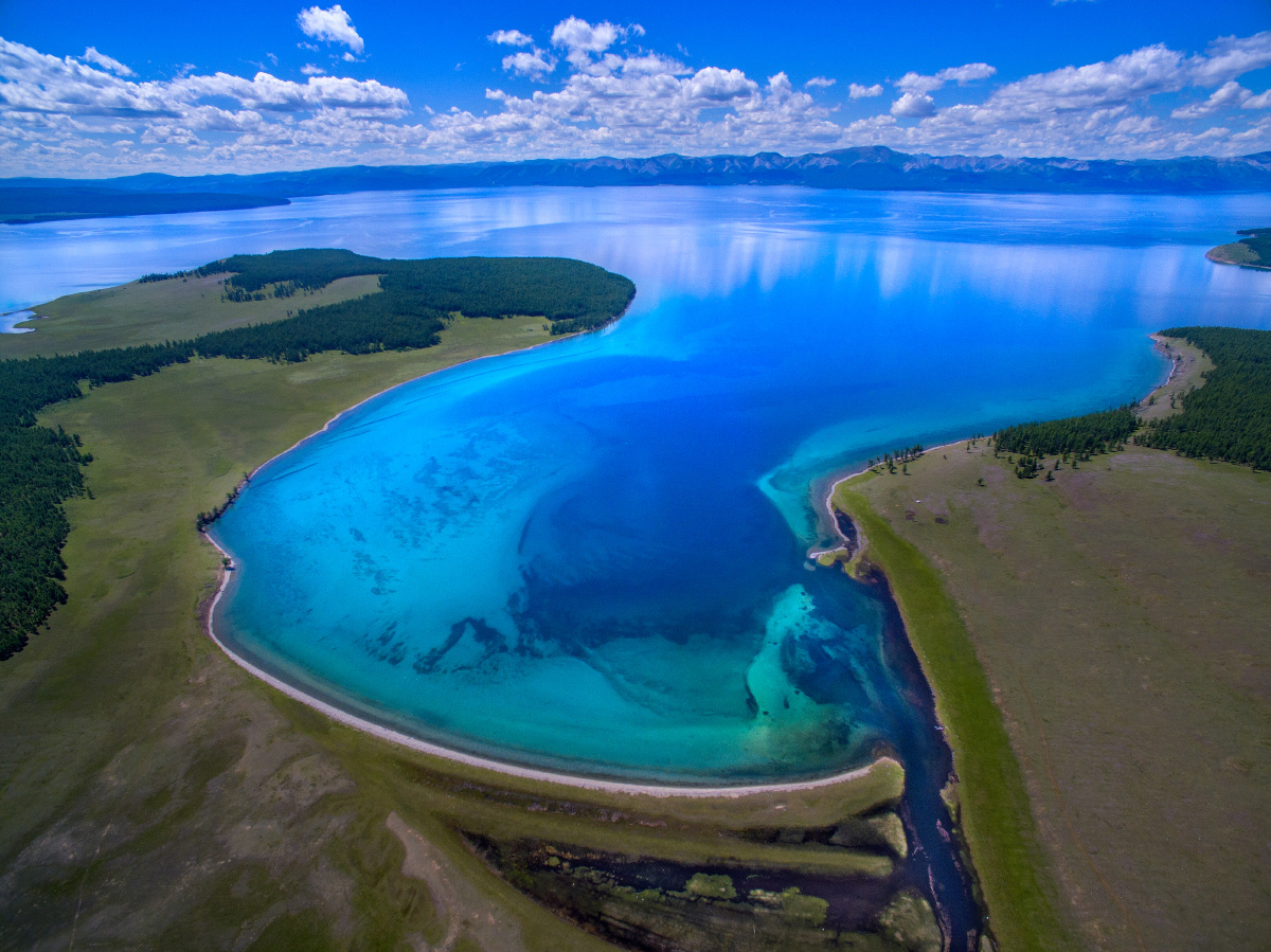 鸟瞰库苏古尔湖