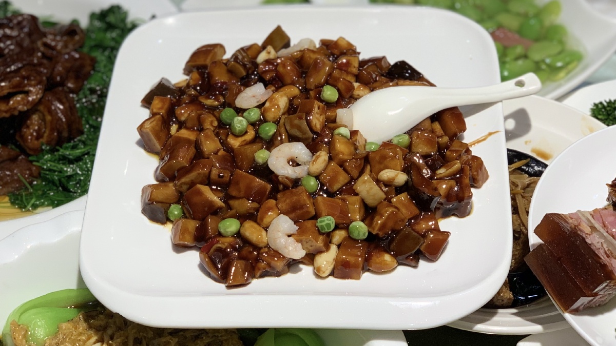 上海光明邨大酒家正儿八经的上海小菜味道好不好另当别论